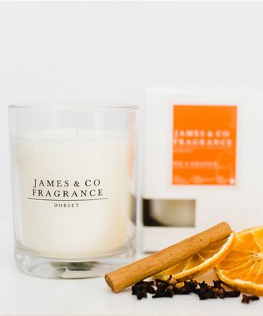 Ароматна свещ No. 6 CINNAMON & ORANGE, зимен аромат на портокал, канела, джинджифилови сладки, ванилия
