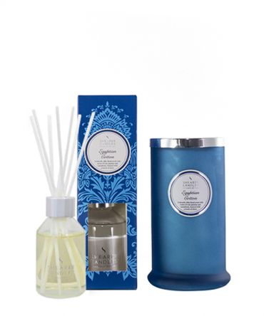 Комплект за подарък Ароматна свещ и Ароматизатор - дифузер с клечици и ароматни масла със свеж аромат, подходящ подарък за жена