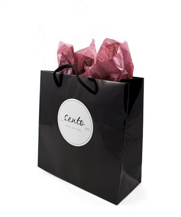 Луксозна торбичка за подарък от черна гланцова хартия, с лого 