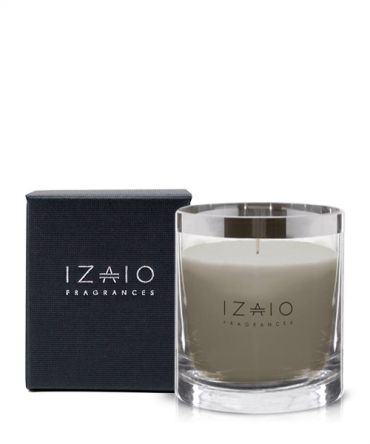 Луксозна ароматна свещ IZAIO Fragrances в кутия за подарък, произведена в Белгия