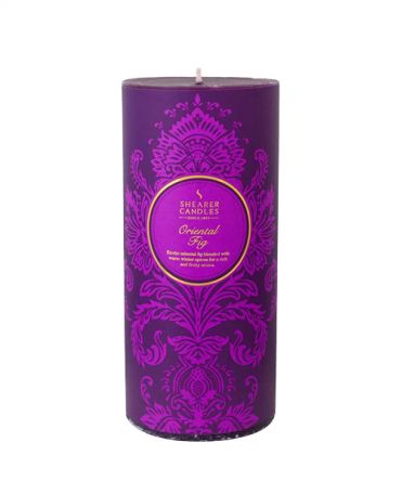 Висока свещ в лилав цвят, с аромат на ориенталска смокиня. Време за горене - 100 часа.